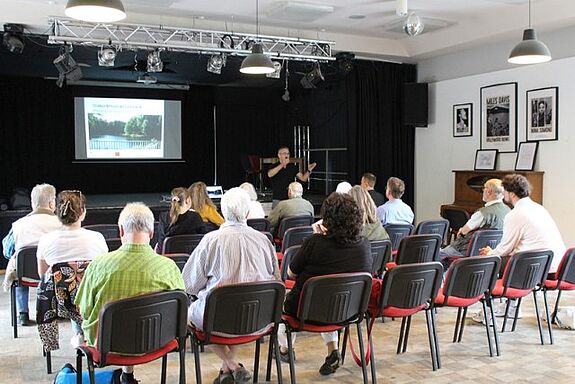 In das Bauverfahren zur Aufwertung des Stangenpfuhls werden interessierte Bürgerinnen und Bürger einbezogen. (Bild: QM Thermometersiedlung)