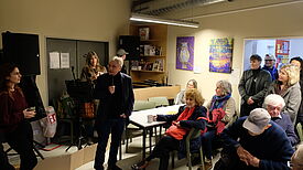 Nachbarinnen und Nachbarn aus dem Wassertorkiez feiern das 25-jährige Jubiläum des Zentrums Gitschiner 15.