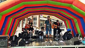 Dadda Dice sorgten unter anderem für musikalische Stimmung. (Bild: Julian Krischan)