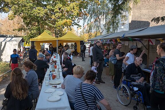 Die Grüntaler Promenade ist der Mittelpunkt im Soldiner Kiez, hier ein Foto vom Herbstfest 2018. Foto: gruppeF