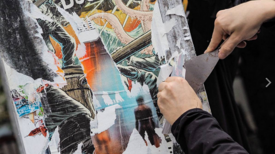 Runter mit den Plakatschichten hieß es bei „Clean up da Place“. Foto: QM Mariannenplatz