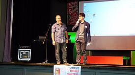 Alexander Hadlich und Dr. Sandra Obermeyer. Bild: Julian Krischan / QM Wassertorplatz
