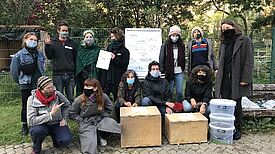 Die Workshop-Teilnehmenden konnten auch ihre eigenen Bokashi-Eimer herstellen und am Ende mit nach Hause nehmen. (Bild: Anemone e.V.)