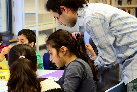 Bildung in Berlin ist vielfältig. Bild: Sozial-kulturelle Netzwerke casa e. V.; Foto: Gina Dau