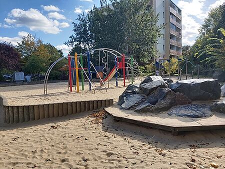 Auf diesem Spielplatz können Kinder im Quartier Alte Hellersdorfer Straße nach Herzenslust toben und spielen. (Bild: Kinder- und Jugendbüro Marzahn-Hellersdorf)