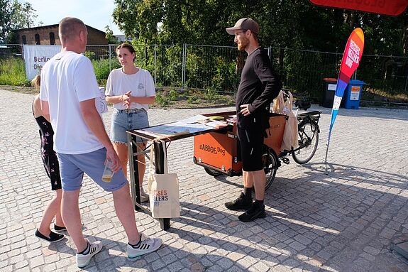Das Team vom Projekt „Heißes Hellersdorf“ hatten „Challenges“ zum Thema Klimaschutz im Gepäck. (Bild: Julian Krischan)