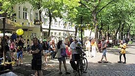 Das Kiezfest am 18. Juni 2022 sorgte für buntes Treiben auf der Elbestraße. (Bild: Jens Sethmann)