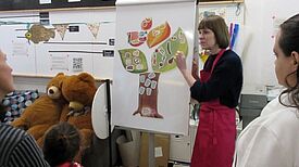 „Gesundheitsförderliche Ernährung ist auf jeden Fall bunt“, sagt Ramona Holzer vom Verein „Restlos Glücklich“, denn abwechslungsreiches Essen ist sehr wichtig. (Bild: Jens Sethmann)