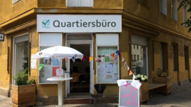 Zum Tag der Nachbarschaft am 29. Mai 2020 lud das QM-Team zur „Verschnaufpause“ vor der Tür des Quartiersbüros ein. Bild: QM Spandauer Neustadt
