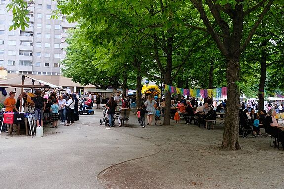 Beim „Markt der Akteure“ herrschte buntes Treiben. (Bild: QM Wassertorplatz)