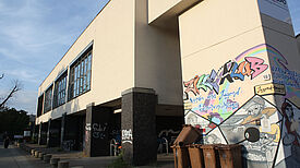 Das Zille-Haus in Moabit beherbergt Vereine und bietet Räume für die Nachbarschaft. (Bild: Gerald Backhaus)