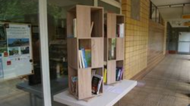 Lesen und Büchertausch im Lesesalon. Foto: QM Mehrower Allee/Weeber+Partner