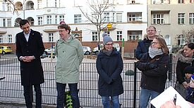 Feierliche Eröffnung des Spielplatzes durch Martin Hikel und Jochen Biedermann (v.l.n.r). Bild: QM Ganghoferstraße