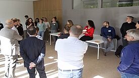 Vorstellungsrunde in den Bona-Peiser-Projekträumen. Foto: 2komma8 – Marielle Morawitz