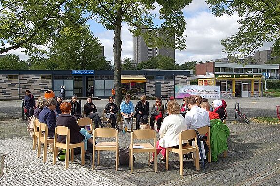 Seit dem 1. Januar 2021 ist das neue Quartiersmanagement (QM)-Team bereits in der Gropiusstadt Nord tätig. (Foto: QM Gropiusstadt Nord)