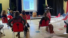 Bei der dritten Gebietskonferenz im Kosmosviertel diskutierten die mehr als 50 Teilnehmenden nicht nur, sondern setzten sich auch Ziele und entwickelten Aktionen. (Bild: Quartiersmanagement Kosmosviertel)