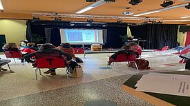 Bei der dritten Gebietskonferenz im Kosmosviertel diskutierten die mehr als 50 Teilnehmenden nicht nur, sondern setzten sich auch Ziele und entwickelten Aktionen. (Bild: Quartiersmanagement Kosmosviertel)