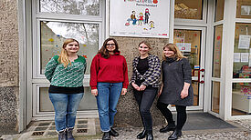 Das Team des neuen Projekts „Bildungskarrieren“: Annemarie Guzy (Familienpunkt Reinickendorf), Verena Schulte (Familienpunkt Reinickendorf), Julia Wangermann (Wortlaut), Katrin Becher (Wortlaut). (Bild: QM Auguste-Viktoria-Allee)