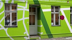 Der Eingang zum Beratungsladen in der Putbusser Straße. Bild: Hensel