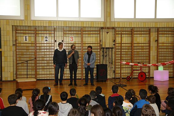 Feierliche Rede zur Eröffnung der neuen Räume. Bild: Birgit Leiß 
