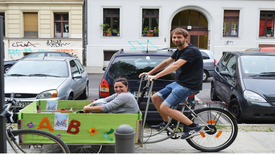 Das Quartiersmanagement Mariannenplatz ist im Kiez unterwegs Foto: QM Mariannenplatz