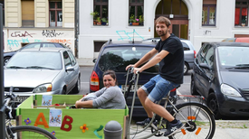 Das Quartiersmanagement Mariannenplatz ist im Kiez unterwegs Foto: QM Mariannenplatz