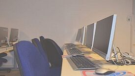 Blick in den Computertreff. Bild: Quartiersmanagement Rollbergsiedlung.