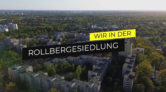 Der Film „Wir in der Rollbergesiedlung“ lässt die Zuschauenden in eine ganz besondere Nachbarschaft eintauchen. (Bild: QM Titiseestraße)