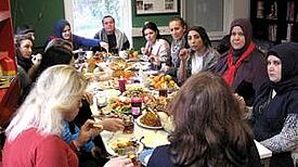 Die Polizei zu Gast beim Frauenfrühstück. Bild: QM Flughafenstraße