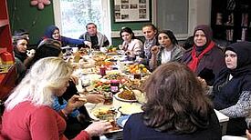 Die Polizei zu Gast beim Frauenfrühstück. Bild: QM Flughafenstraße