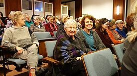 Helge Löw bei der Filmvorführung. Bild: Peter Pulm / QM Schöneberger Norden