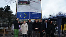 Gruppenbild zur Grundsteinlegung der Neuköllner Stadtteil-Kita Bild: Sebastian Mönch