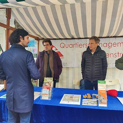 Das QM Flughafenstraße war mit einem Stand vertreten und unterstützte das Fest finanziell. (Bild: Birgit Leiß)