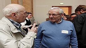Lebhafte Diskussionen: Quartiersräte tauschen ihre Erfahrungen aus Bild: Broschüre 6. Quartiersrätekongress