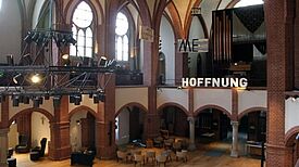 Das Innere der Refo-Gemeinde zeigt sich mit neuem Boden, der mit Mitteln aus dem Baufonds finanziert wurde . (Bild: Kerstin Heinze/GB)