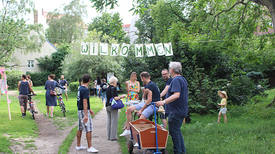 Das Ganghofer Kiezfest fand 2019 zwischen Obstbäumen hinter dem Museum im Böhmischen Dorf statt. Bild: QM Ganghoferstraße 