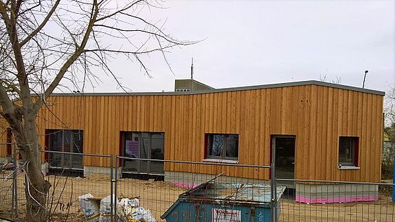 Jetzt noch Baustelle, bald aber das neue Spielhaus des Abenteuerspielplatz Waslala.  Foto: Joachim Schmidt / QM Kosmosviertel