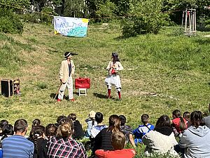 Erster Kultur-Sonntag im Oberlandpark mit Silvia Sassetti und Lorenzo Pennacchietti. (Bild: R. Friedrich)