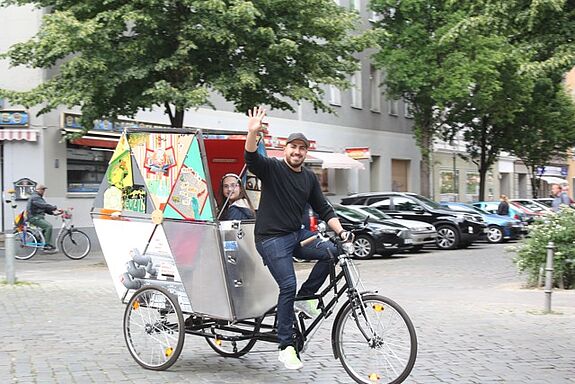 Aktion gegen Fahrradklau vom Quartiersmanagement und dem Polizeiabschnitt 33  Bild: QM Moabit West (Beusselstraße)