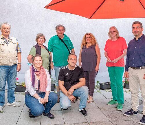 Im QM-Gebiet Falkenhagener Feld West wählte die Nachbarschaft zehn Bewohnerinnen und Bewohner in den neuen Quartiersrat. Zwei Personen fehlen auf dem Bild. (Bild: www.salecker.info)