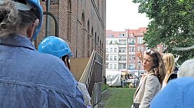 Baustellenführung in der Alten Nazarethkirche: Drin und draußen gab es viel sehen. (Bild: Andrei Schnell)