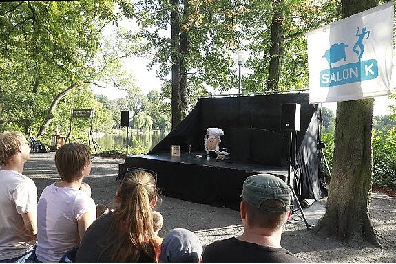 Das Festival „Salon K“ bringt vom 27. bis zum 30. August 2020 Kunst und Kultur auf Straßen, Plätze und Parks im Lettekiez. Umsonst und draußen. Bild: Antonia Richter