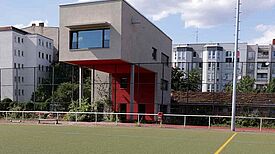 Das Viki-Haus am Sportplatz in der Stralsunder Straße. Foto: Andrei Schnell