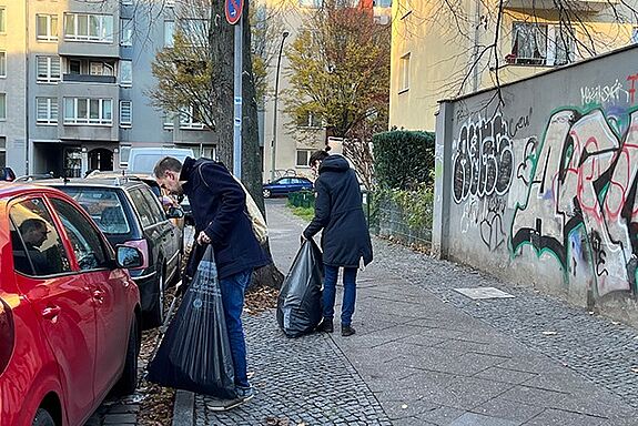 Beim Aufräumen in der Silbersteinstraße kam einiges zusammen. (Bild: QM Glasower Straße)