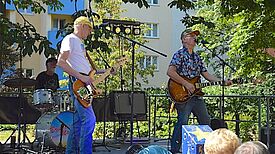 Auf der Bühne wurde den Besuchenden ein abwechslungsreiches Programm geboten. (Bild: QM Heerstraße Nord)