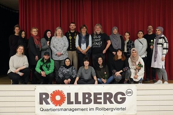 Die Mitglieder des neu gebildeten Quartiersrats der Rollbergsiedlung konnten sich auf der ersten Sitzung gegenseitig kennenlernen. (Bild: H.Heiland / QM Rollbergsiedlung)