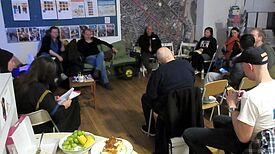 Bei der Quartiersratssitzung ging es um die Entwicklung eines neuen Projekts und das Thema Müll. (Bild: Jens Sethmann)