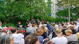 Das Musikfestival „Allee der Klänge“ lockte über 1.600 Menschen in den Augustekiez. (Bild: Oliver Richter)