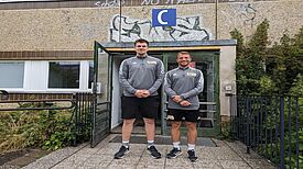 Die beiden Projektverantwortlichen Christoph Gorkow (links im Bild) und Jonatan Bürgermeister (rechts) haben Spaß an ihrer Aufgabe. (Bild: Joachim Schmidt)