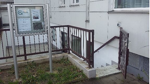 Das QM Büro befindet sich in der Groß-Ziethener Straße 64 im Souterrain. (Bild: QM Nahariyastraße)